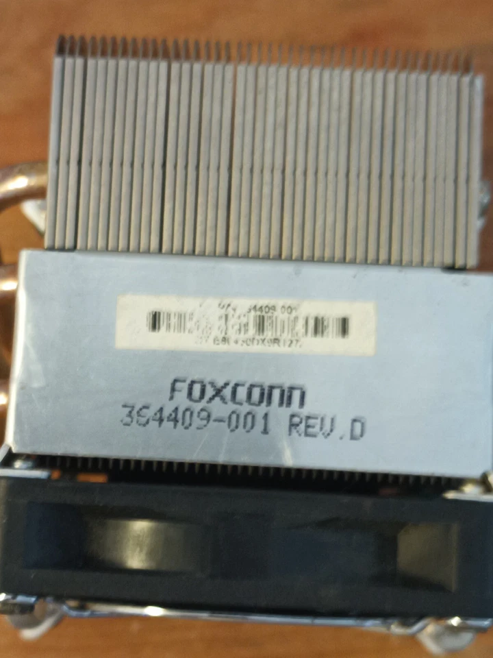 HP Heat sink with CPU Fan - FoxConn 364409-001 Rev.D - Image 3 of 4
