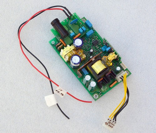 NETZTEIL IMPOTRON PSU-1052-03C EINGANG 18V BIS 48V EINGANG 12V 5A AUSGANG N29 - Afbeelding 1 van 1