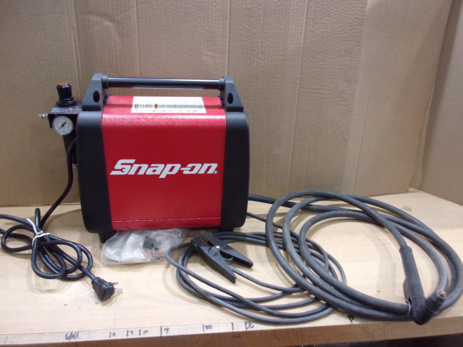 SNAP ON 20i PLASMA CUTTER