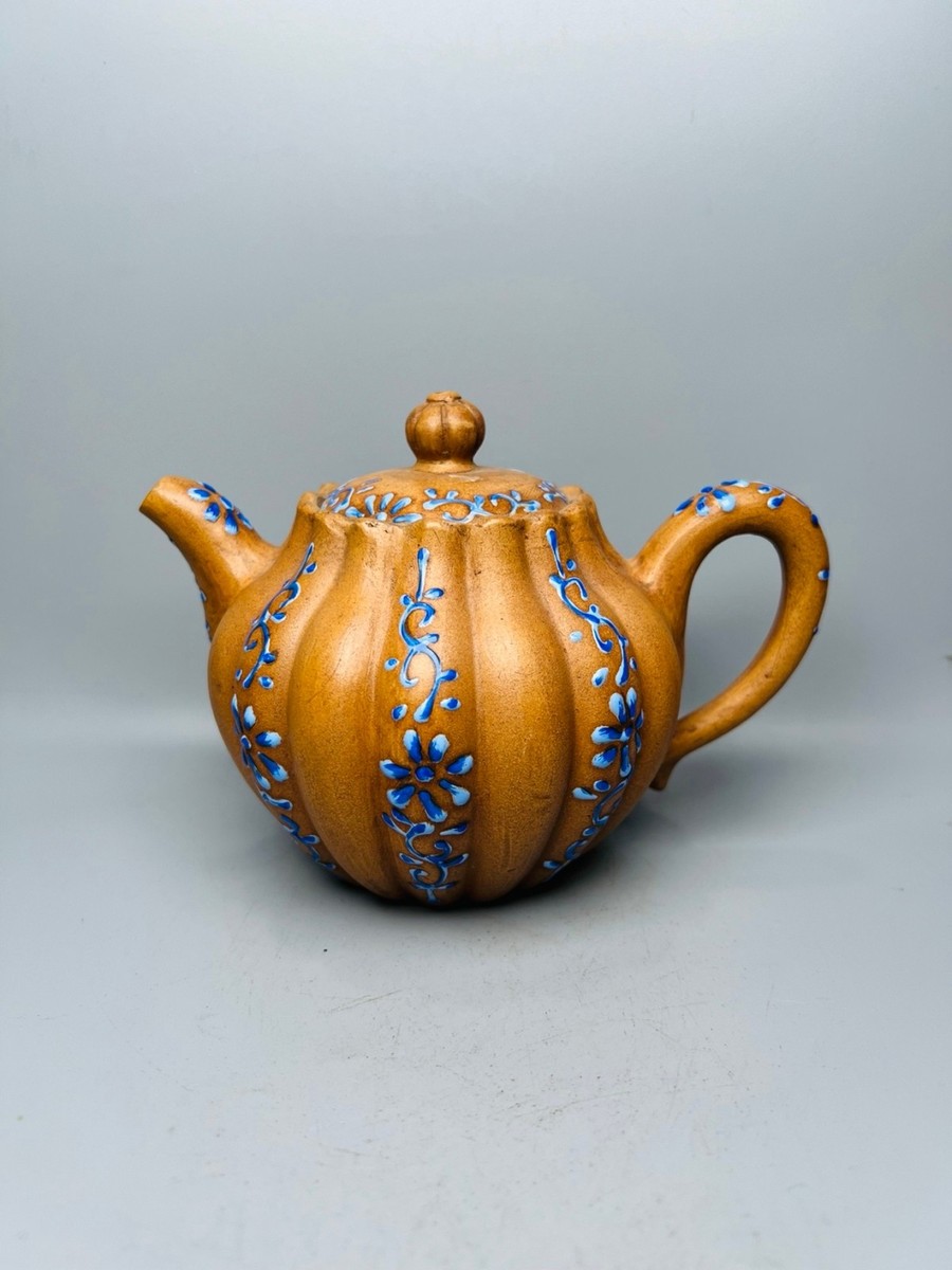 Yixing Zisha Clay Teapot Dark Functional Vintage Sculpted