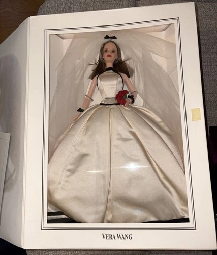 Vera Wang Bridal Collection Limited Edition Barbie 1997 Mattel #19788 Vintage