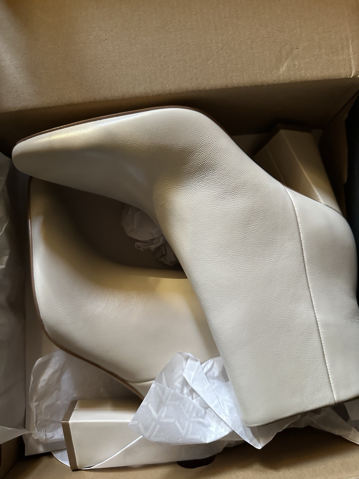 Marc Fisher LTD Women's Yanara Ankle Boot Size 8M Ivory