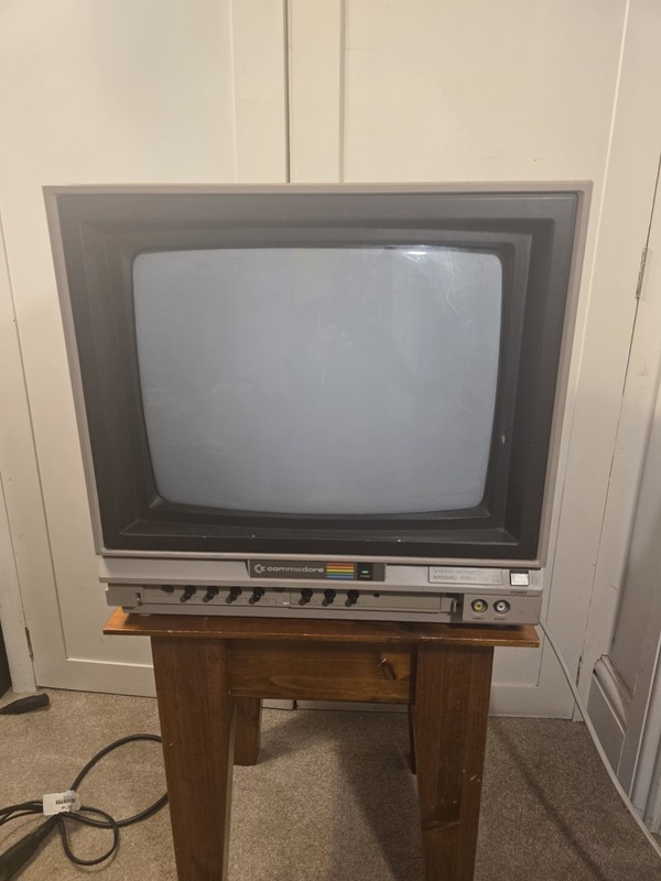 Commodore 1701 Color Video CRT Monitor