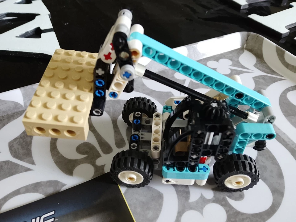 LEGO Technic 42133 Telehandler, photo 3 sur 5