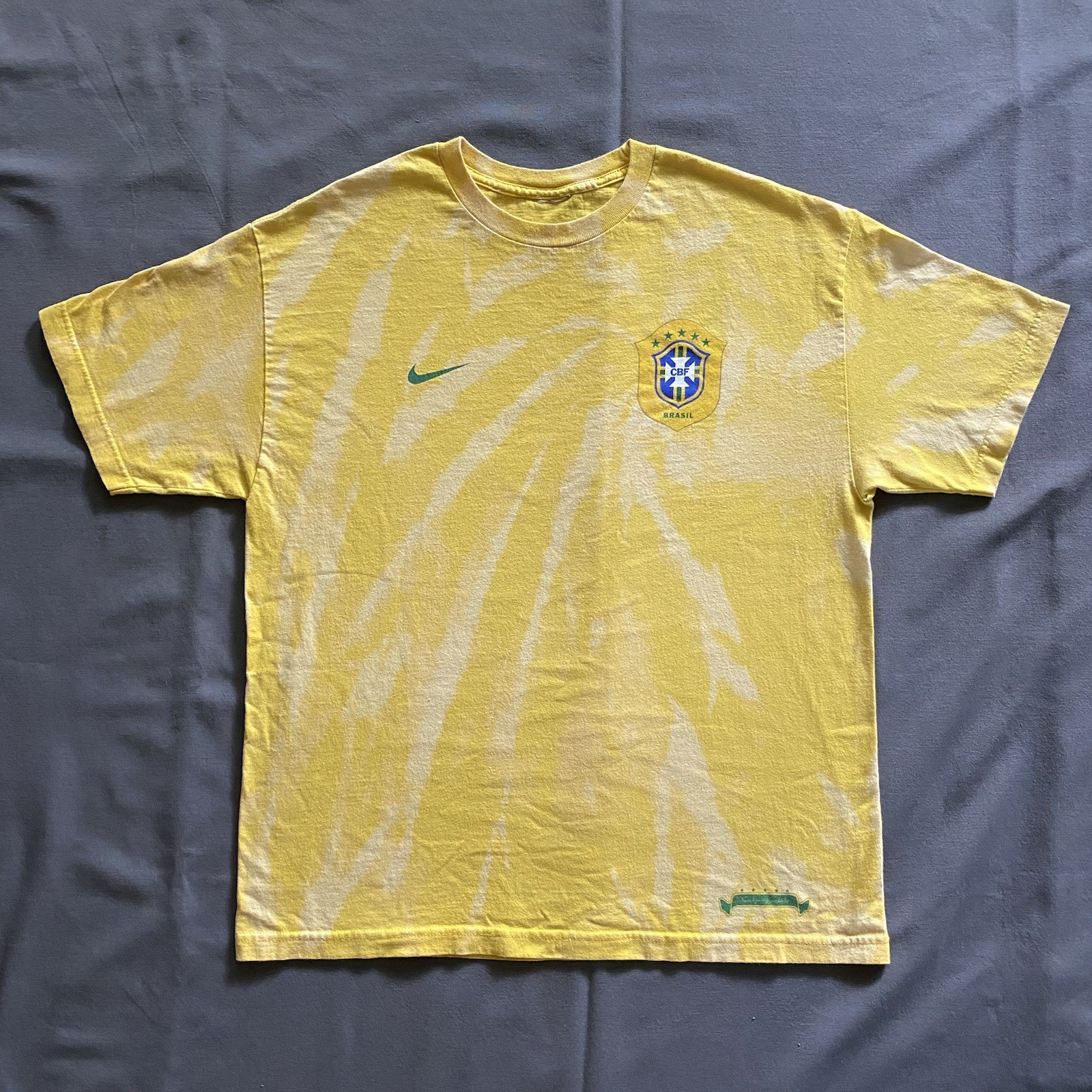Vintage 2000s Nike Brazil Soccer T Shirt Mens XL Yellow Bleach Dye National Team