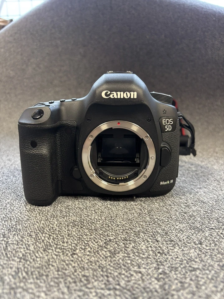 Canon EOS 5D Mark III, photo 1 of 5