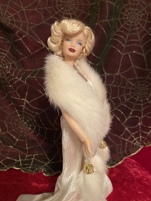 *~* WHITE MINK FUR PAW STOLE TASSELS FOR MARILYN MONROE  FASHION BARBIE DOLL *~*
