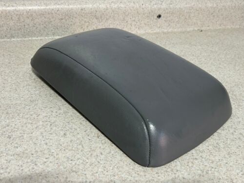 2007 2012 Hyundai Santa Fe CENTER CONSOLE LID ARMREST LEATHER COLOR GRAY OEM