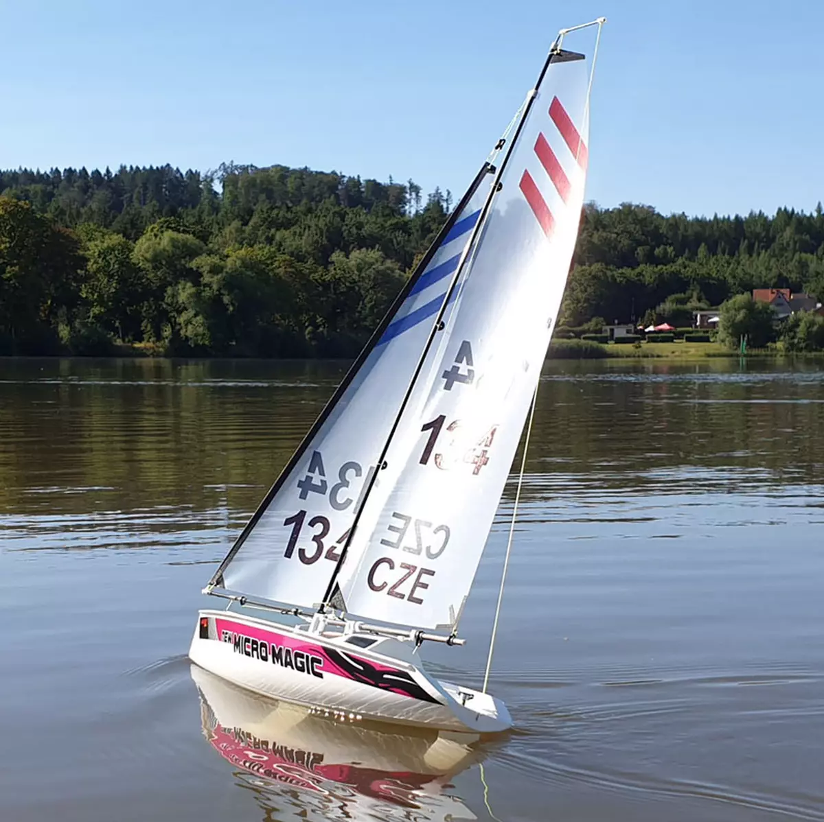 Micro magic store rc sailboat
