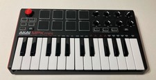 Akai Professional MPK mini MKII - 25- Key Compact Keyboard and Pad Controller