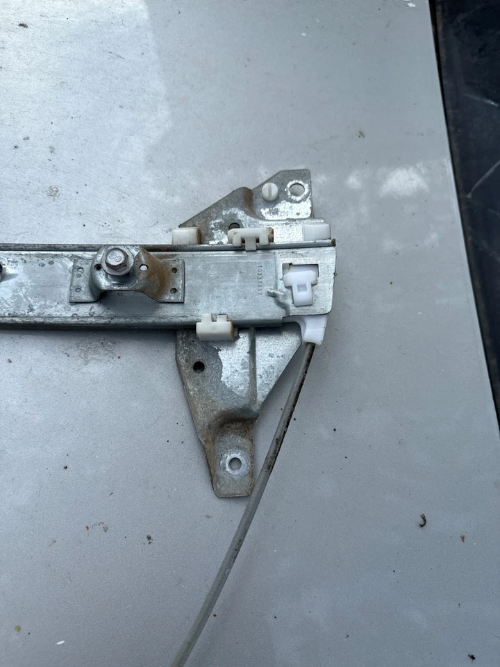 Chevrolet Impala LH 2000 2001 2002 2003 2004 2005 conductor regulador ventana trasera Foto 3 de 4