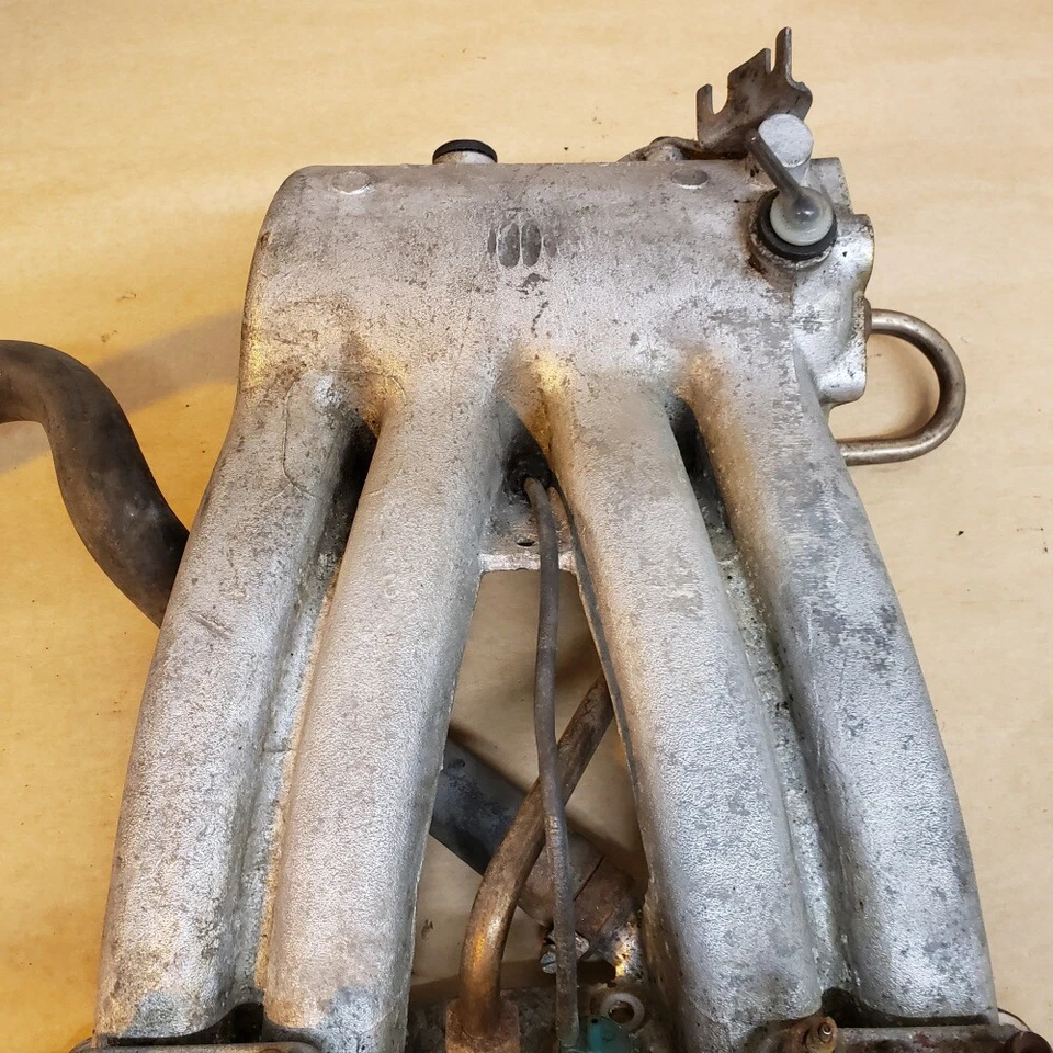 Colector de admisión de entrada original Saab 900 1981-1984 9307234 OEM Foto 3 de 4