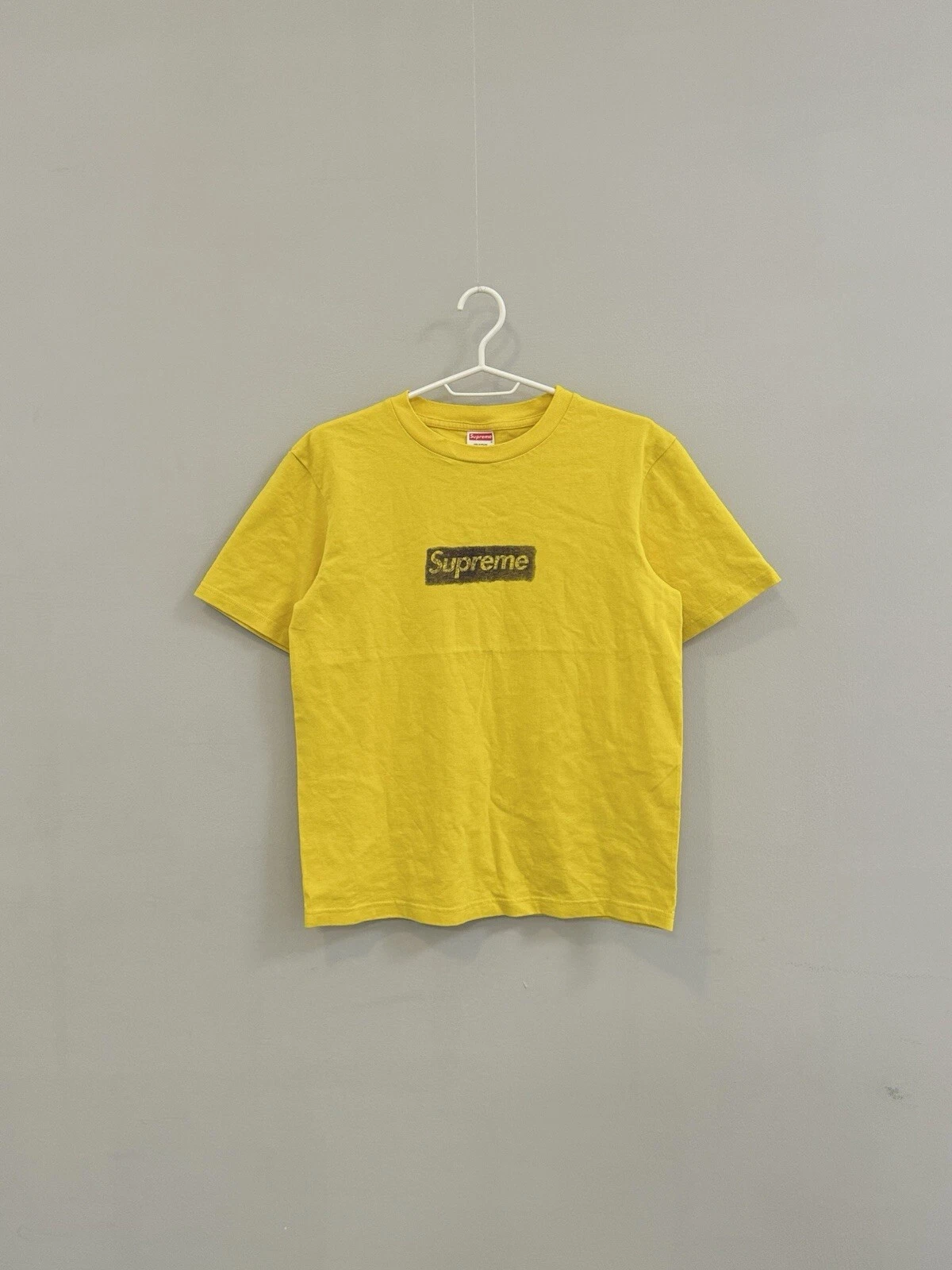 SUPREME 2003 Molodkin BOX Logo Pen Box T shirt JAUNE