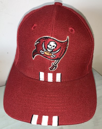 BUCCANEERS FITTED HAT CAP MENS 