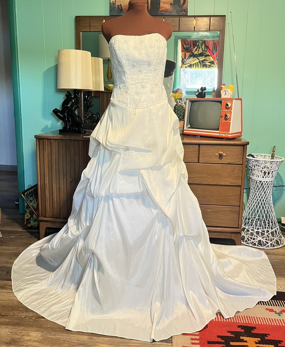 Wedding Dress-Davids Bridal-P2 Collection-Ivory-Beaded Wedding Dress-Davids Bridal-P2 Collection-Ivory-Beaded