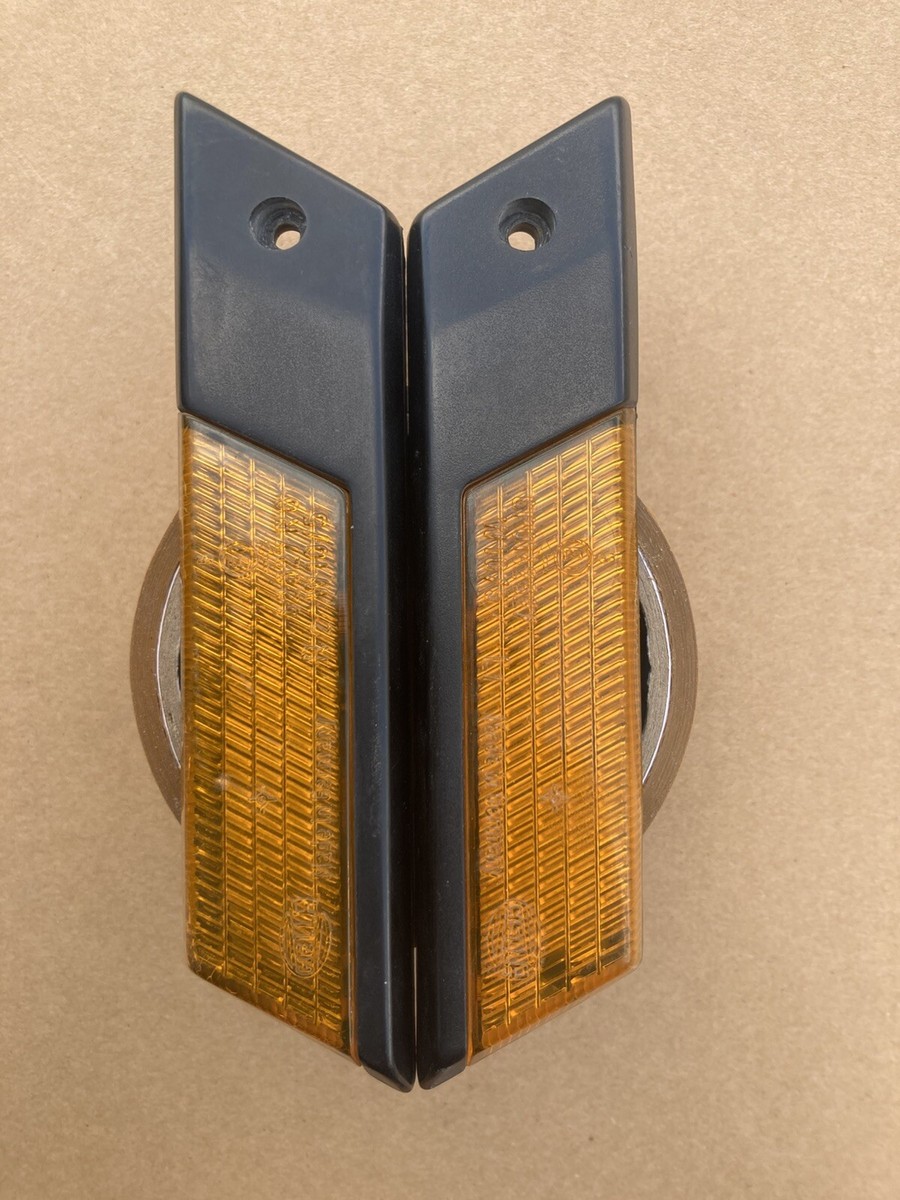 BMW E30 Additional Turn Signal Indicator Fender Marker L&R Set