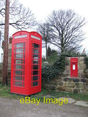 Foto 6x4 Telefonzelle und Briefkasten in Heath Wakefield \/SE3320 Old Style Phon c2007