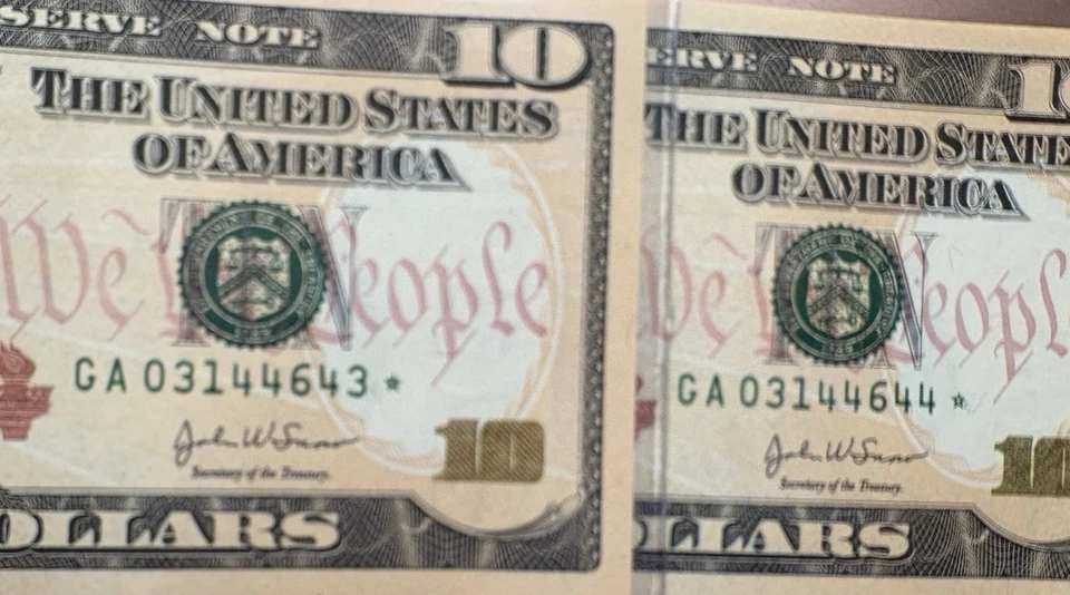 2004 $10 US Currency Star Notes, Gem Quality, Low Serial, Two Consecutive Notes - Image 3 of 4