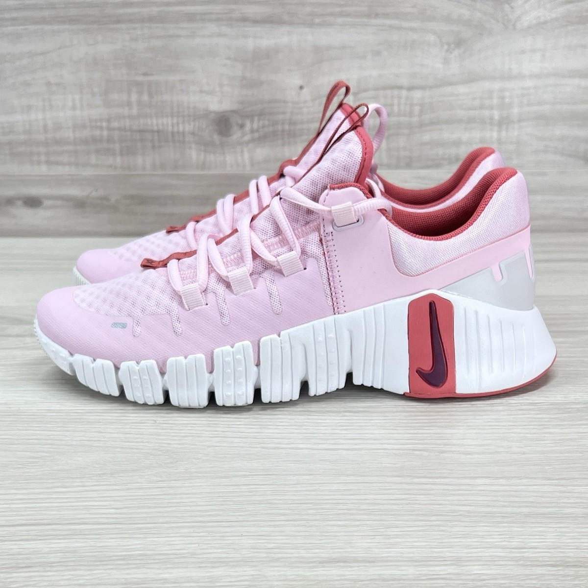 Don!!様 Women's 10.5 - Nike Free Metcon 5 Pink Foam Dark Team Red Adobe