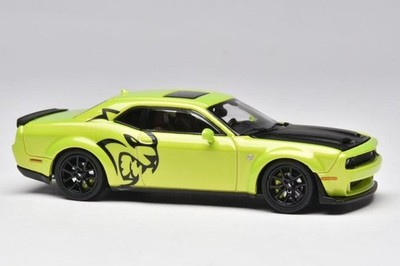 DODGE Challenger SRT Hellcat - lime green - Stance Hunters 1:64