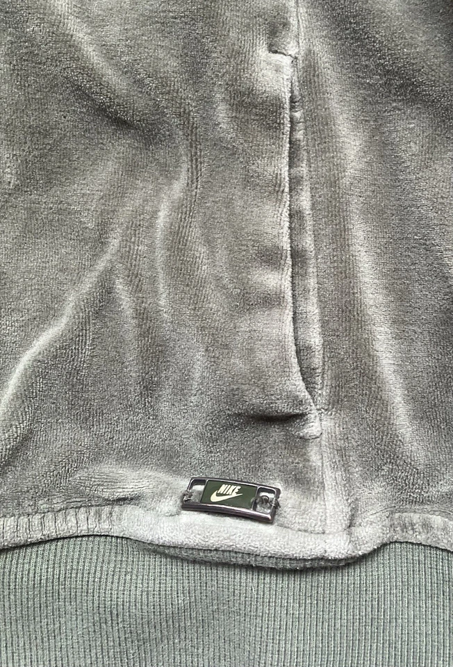 Chaqueta deportiva Nike verde terciopelo para mujer talla grande y2k  Foto 2 de 4