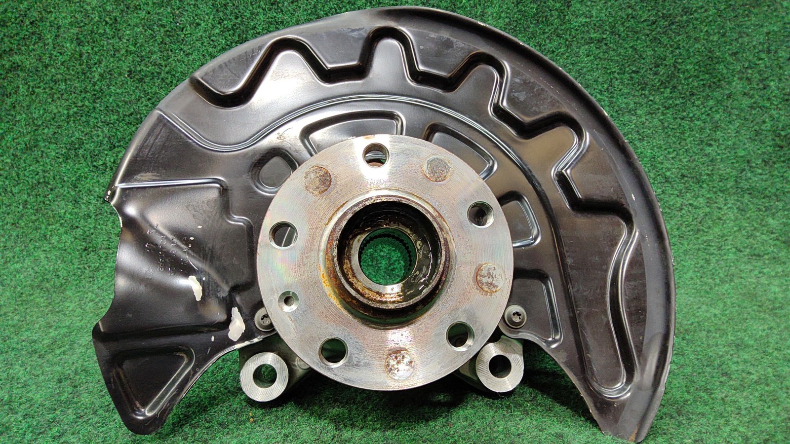 2021-2023 Audi Q3 Front Right Steering Knuckle 40k mls Oem 5q0407254a