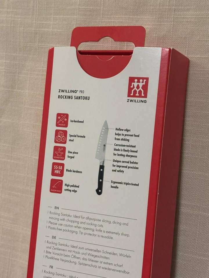 Cuchillo ROCKING SANTOKU 5,5 pulgadas Zwilling PRO, Hecho en ALEMANIA, Acero al Carbono 140-0SR Foto 3 de 4