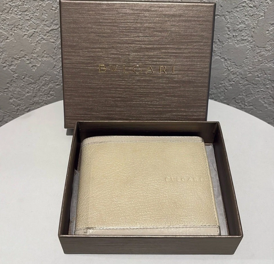 BVLGARI Auténtico Cuero Doble Pliegue (Unisex) Cartera Crema con Caja (GUC) Foto 2 de 4