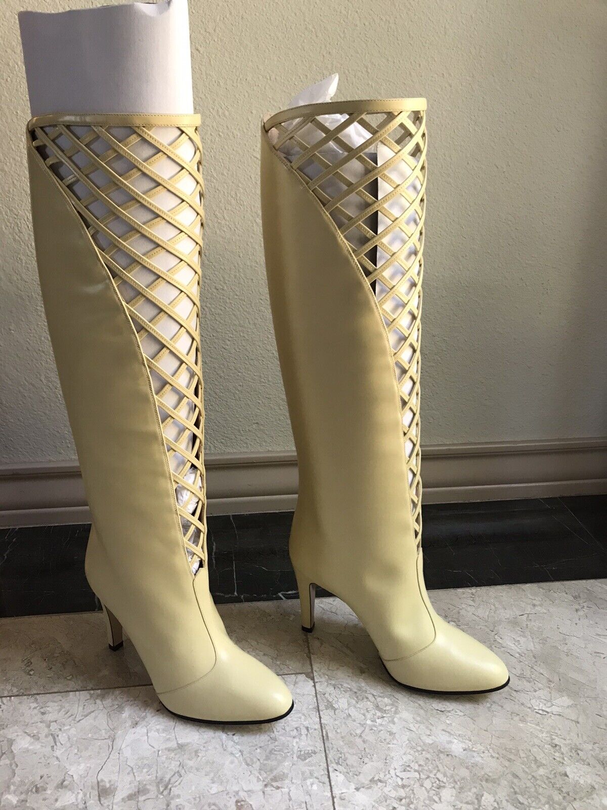 BRAND NEW ! GUCCI Ivory Leather Lattice Knee-High Boots N5552 Size 39 EU,  8.5 US