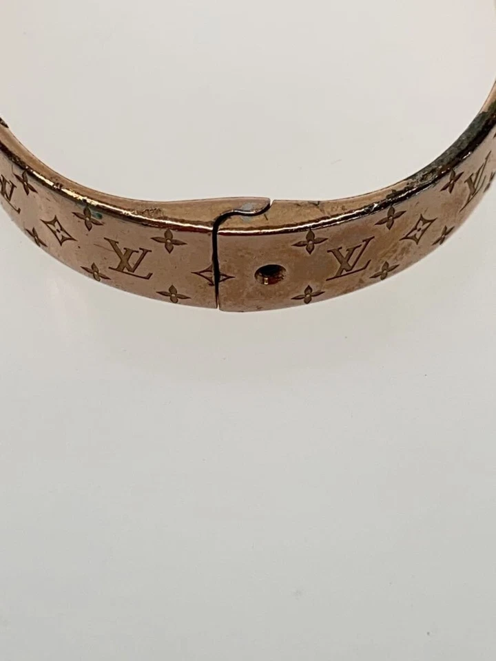 Brazalete dorado con monograma y brazalete dorado LOUIS VUITTON M00253 Foto 3 de 3