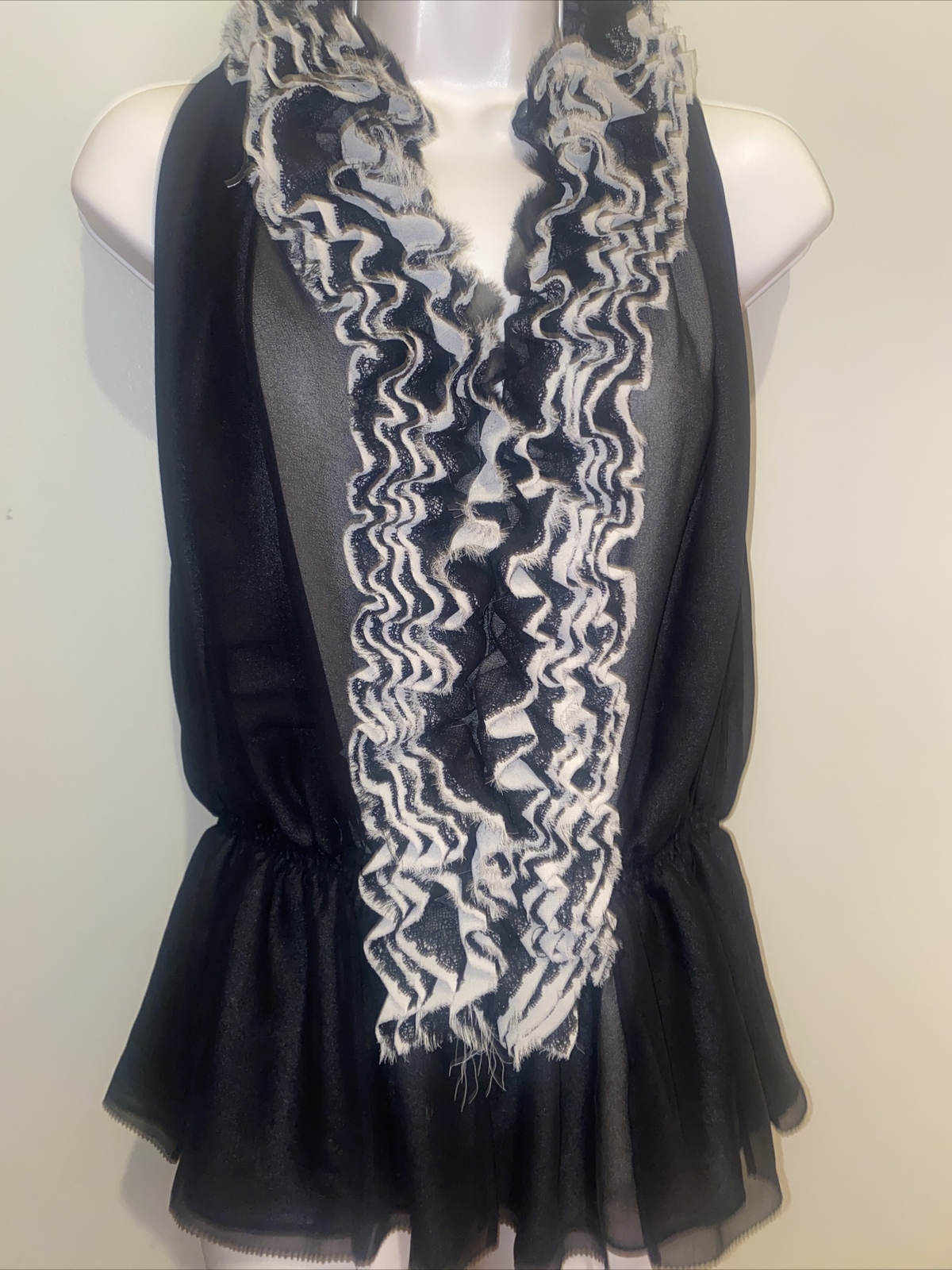 Neiman Marcus Ruffled Top Large Robert Rodriguez … - image 3