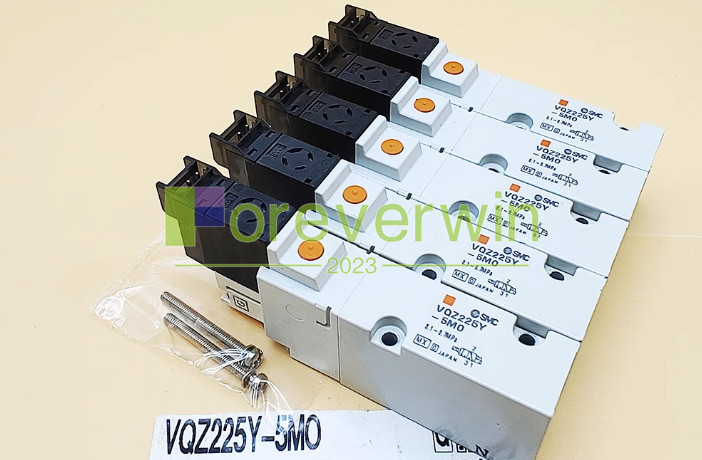 1PCS NEW FOR SMC Solenoid Valve VQZ225Y-5MO