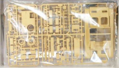 Tamiya 35197 1/35 Model Assault Gun Kit WWII German StuG III Ausf.G Sd.Kfz 142/1 - Picture 3 of 3