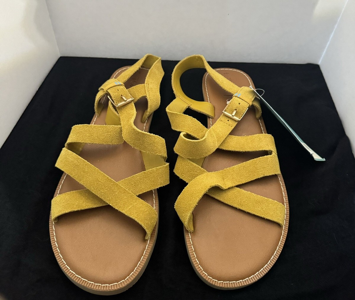 TOMS Sicily Women Yellow Gold Suede Leather Buckle Flip Flop