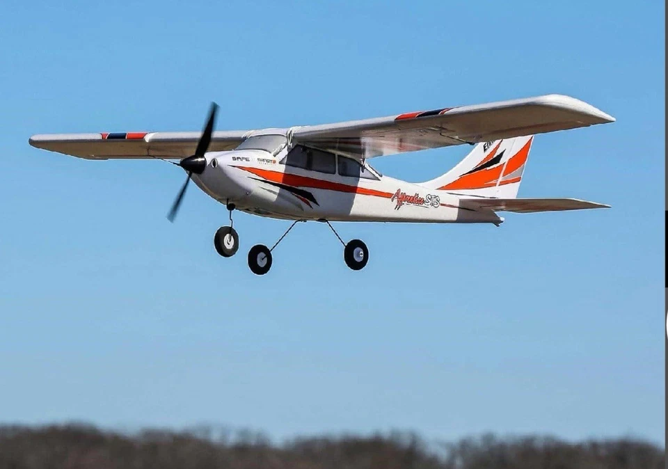 EFL3750 E-flite Apprentice STS BNF Bind n Fly Basic Electric Trainer RC Airplane - Image 2 of 4