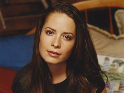 Holly Marie Combs Without Makeup 4x6 Photo Print
