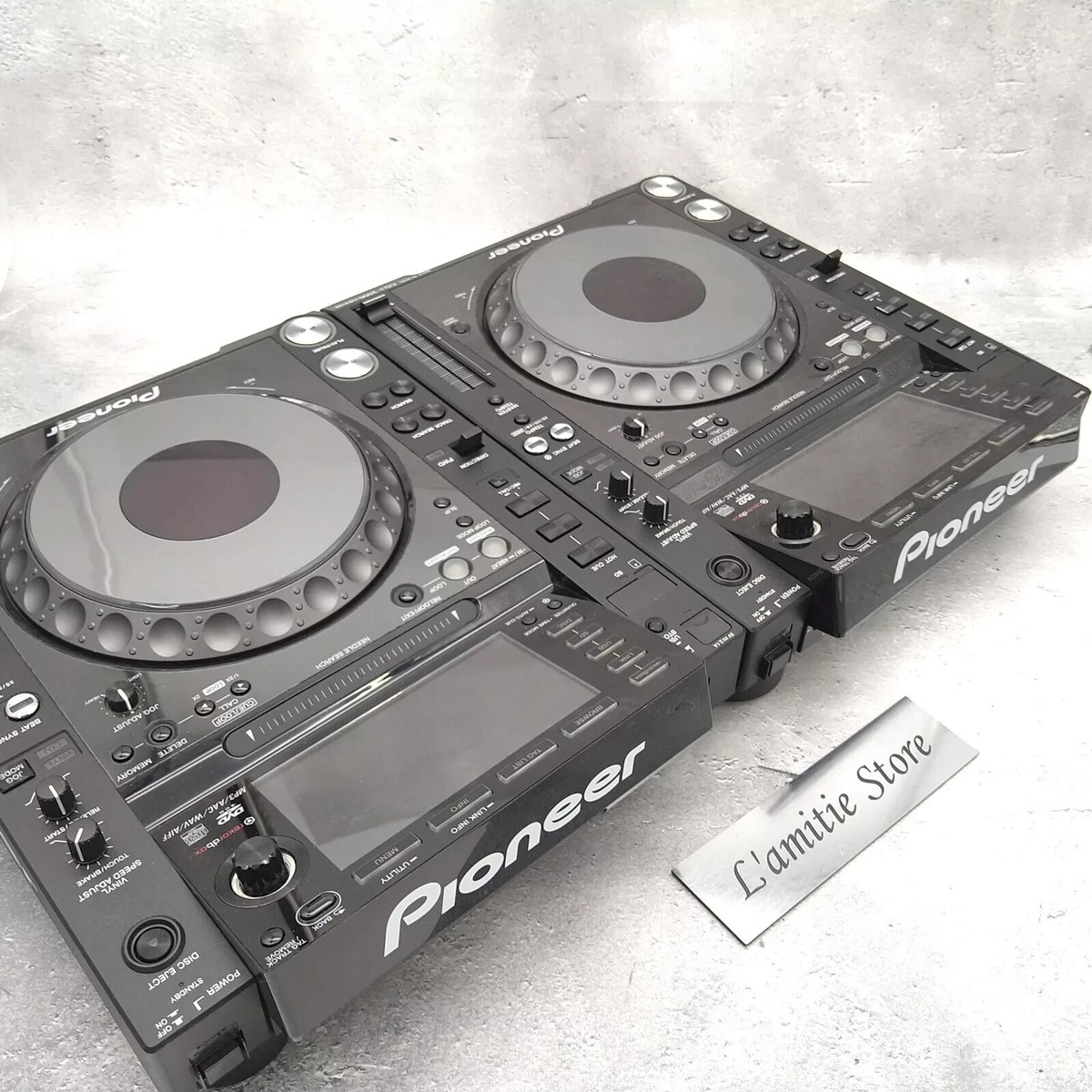 Pair 2x Pioneer CDJ-2000NXS & DJM-900NXS & Flight Case 2000 Pair 2x Pioneer CDJ-2000NXS & DJM-900NXS & Flight Case 2000