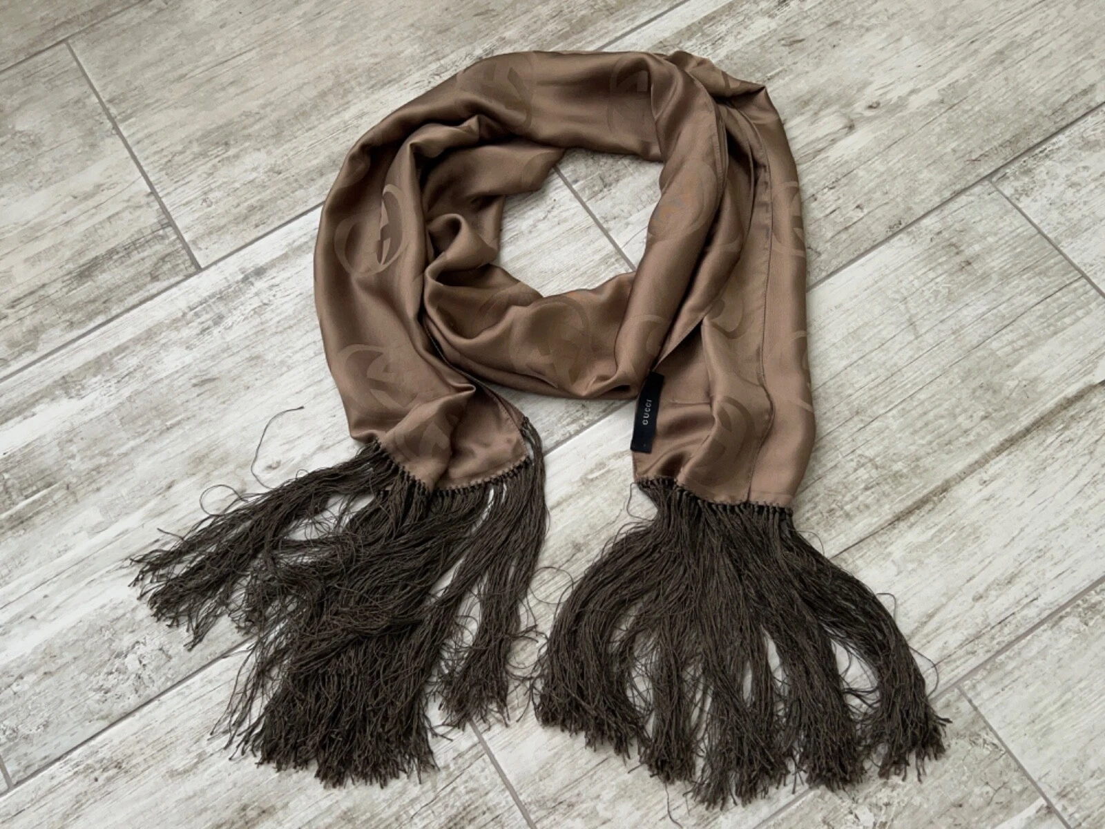 Écharpe en soie Gucci pour femme châle long frange monogramme taille 105 x18 pouces