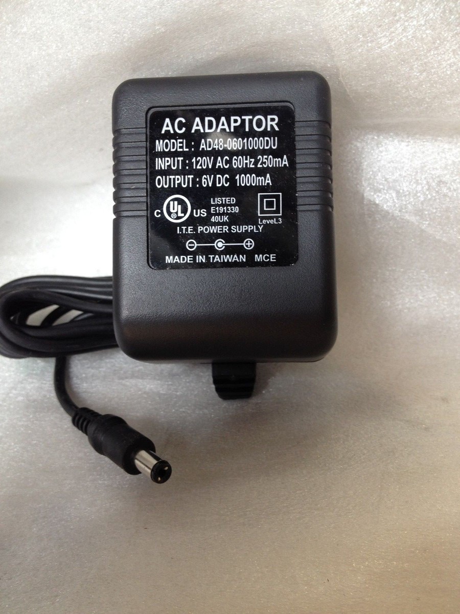 DGFJY DC5V2A NiCd-NiMH Battery Charger 4-Slot Intelligent Battery Charger with LED