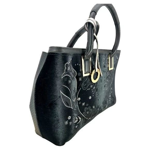 River Island | Bolso de Mano Estructurado Bordado Terciopelo Negro Foto 2 de 4