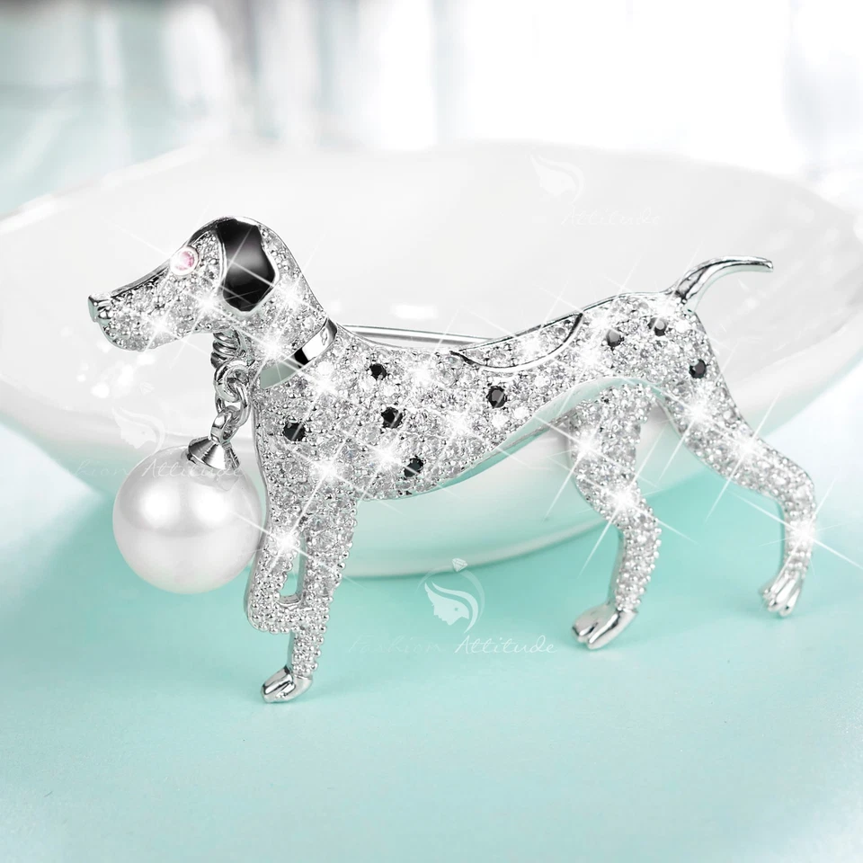 18K GOLD GP MADE WITH SWAROVSKI CRYSTAL PEARL DALMATIAN DOG BROOCH BLACK CLEAR - Imagem 3 de 4