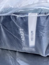 Tempur-pedic mattress Pro Adapt Medium Contour Tech Twin XL/Split CK ex-display.