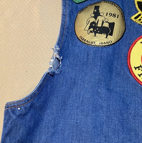 Vintage Denim Shooting Vest Size 40 Ruger Firearms Bushnell Awards & Pins - Picture 11 of 13
