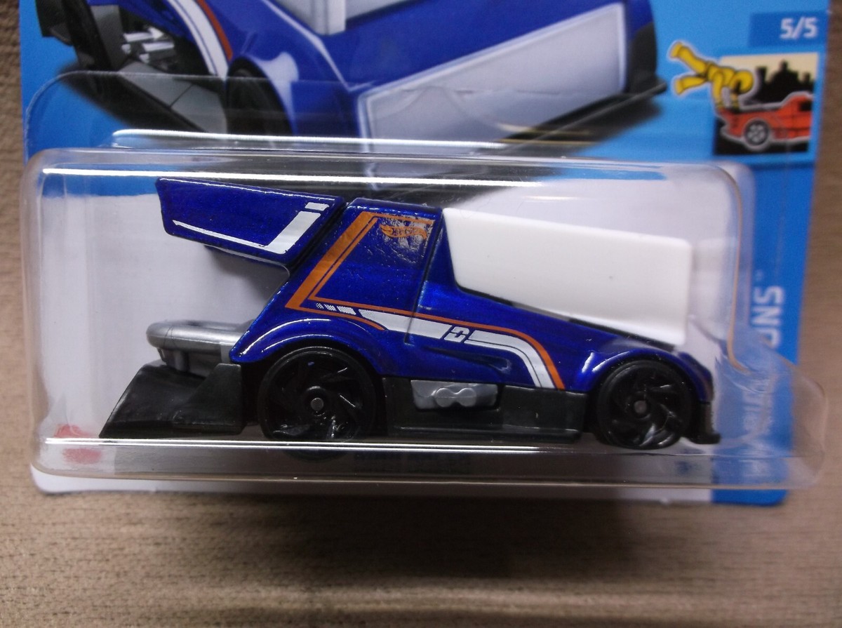 HOT WHEELS 2024 #168 BLUE ICE RINK RACER ZAMBONI HOCKEY SKATING | eBay