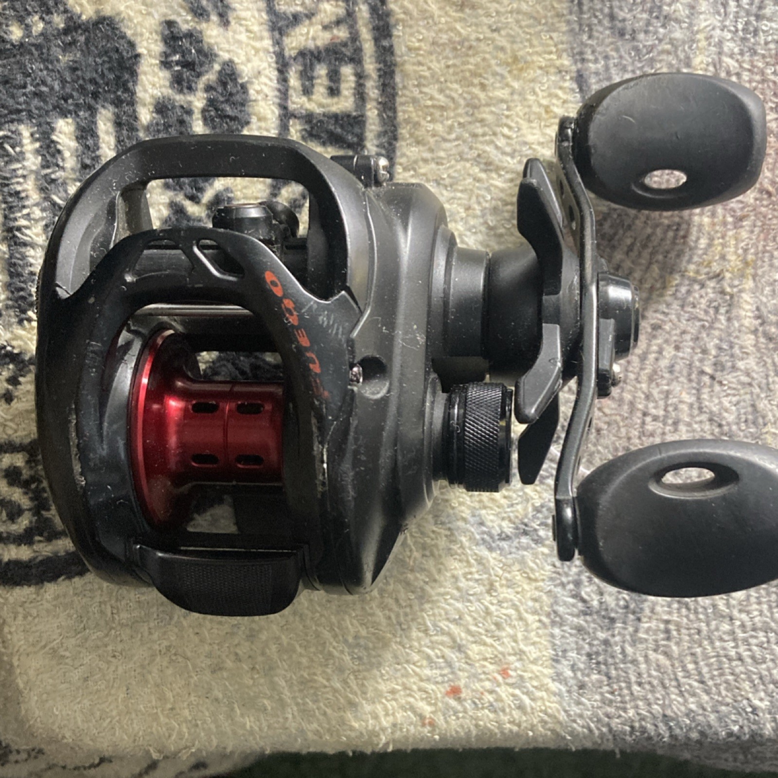 Daiwa Fuego CT FGCT100XS 8.1:1 Baitcast Reel Black/Red Alumi