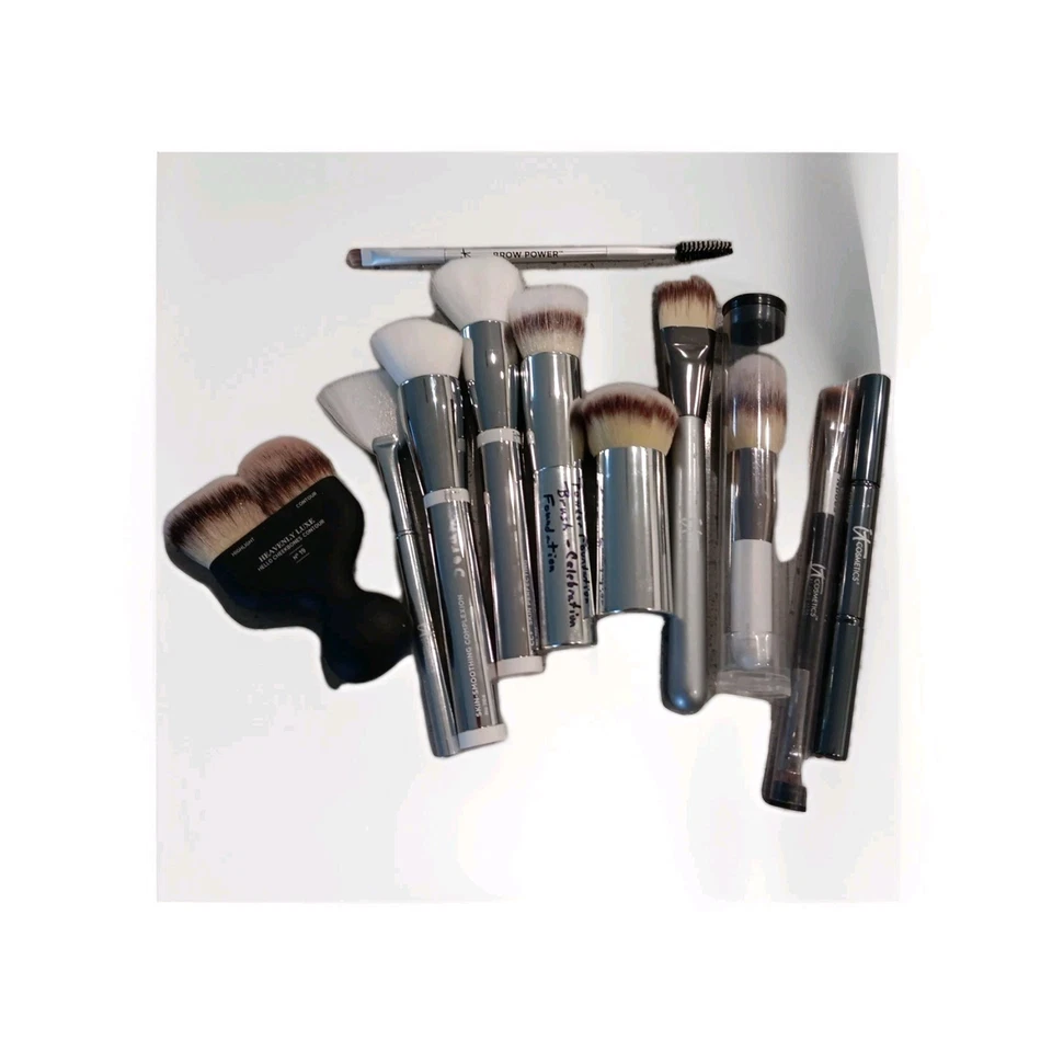 it Cosmetics Heavenly Luxe Assorted Make up Brushes - Image 2 of 3