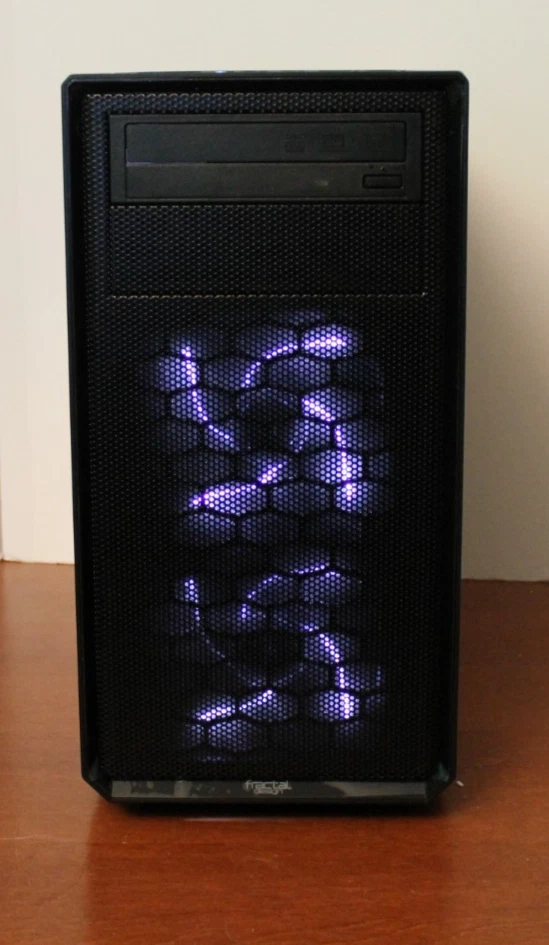 NUEVO Computadora de escritorio PC para juegos de cuatro núcleos Radeon GTX 960 SC 4,2 GHz 2 TB 16 GB WIFI Foto 2 de 2