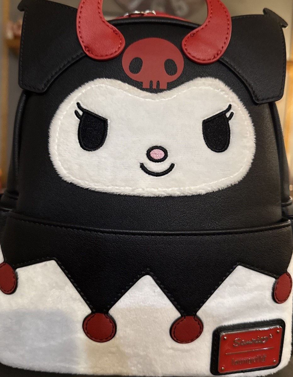 Loungefly Sanrio Devil Kuromi Mini Backpack Hot Topic Expo  display picture 1
