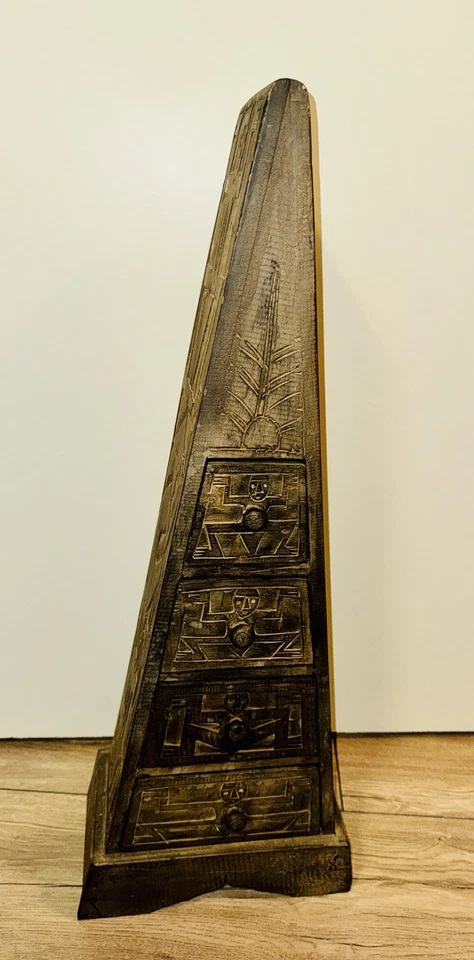 Pyramiden-Kommode aus Bali – Mittelgröße – Handarbeit aus Albiziaholz