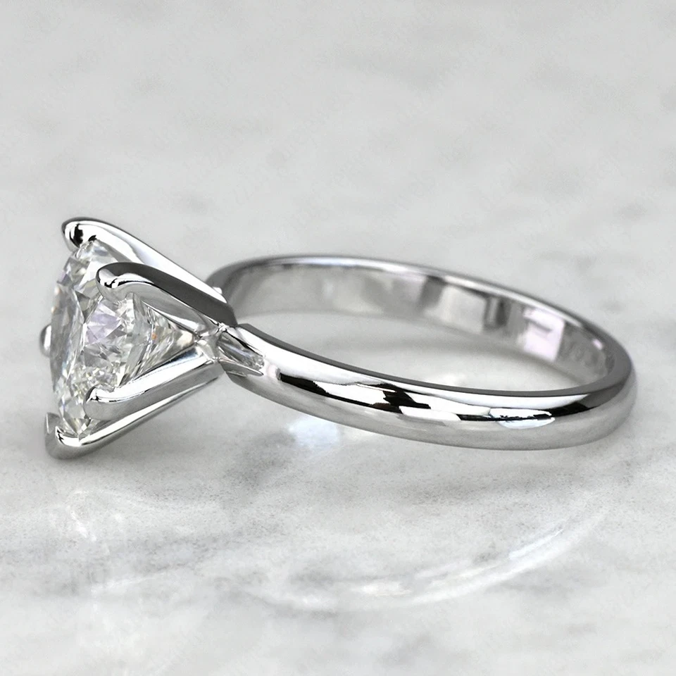 Anillo de compromiso de diamantes cultivados en laboratorio corte corazón IGI 2,50 quilates F VS1 platino sólido 950 Foto 2 de 4